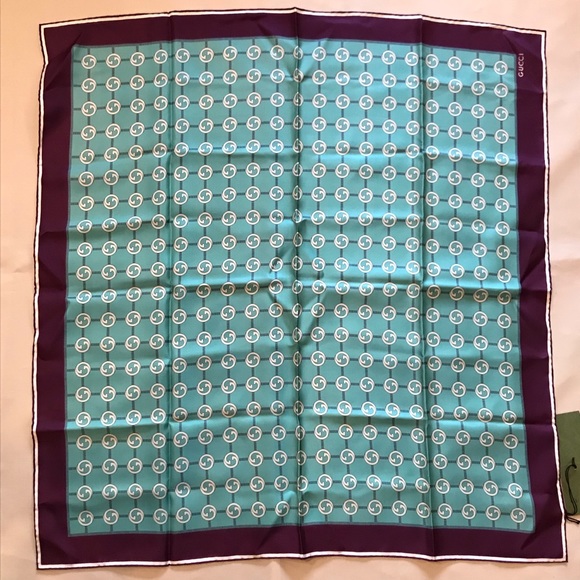 Statement Gucci 100% Silk Scarf Network GG 90 x 90 - Picture 6 of 12